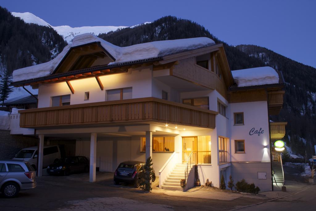 Cafe Schneider Bed & Breakfast Lappago Exterior photo